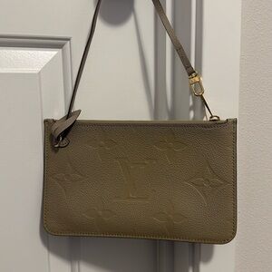 Louis Vuitton Pouch Neverfull Empreinte Turtledove Giant Pochette